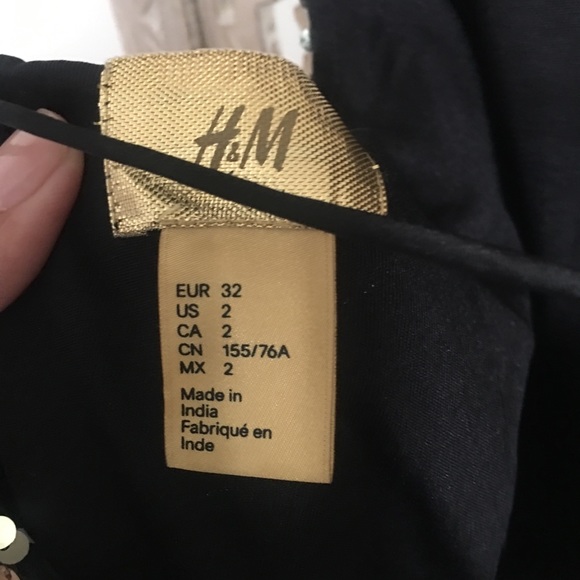 ⚡️Last Chance⚡️H&M Sequin Top - Picture 4 of 5